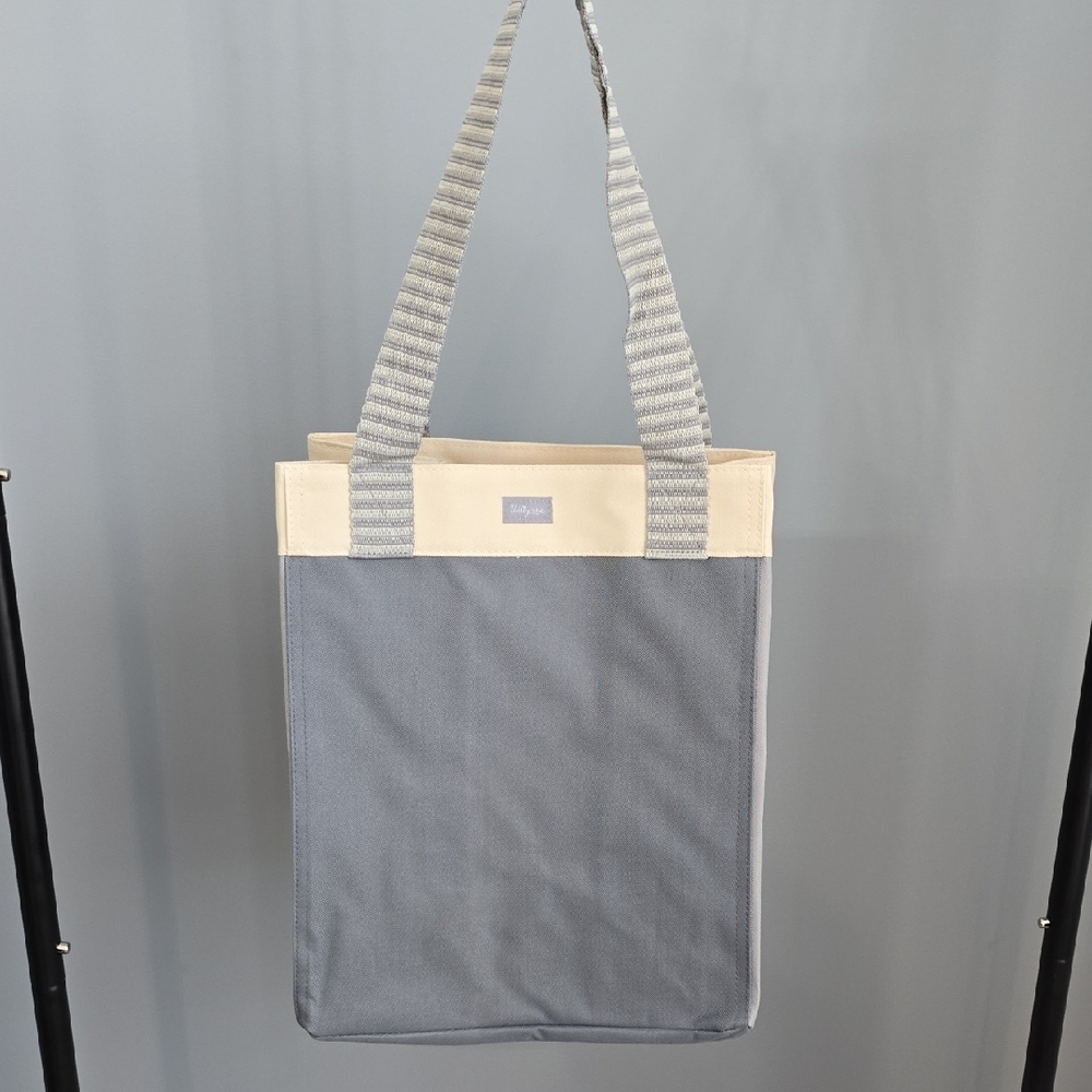 NWT Thirty-one Gray Colorblock Canvas Essential Storage Tote